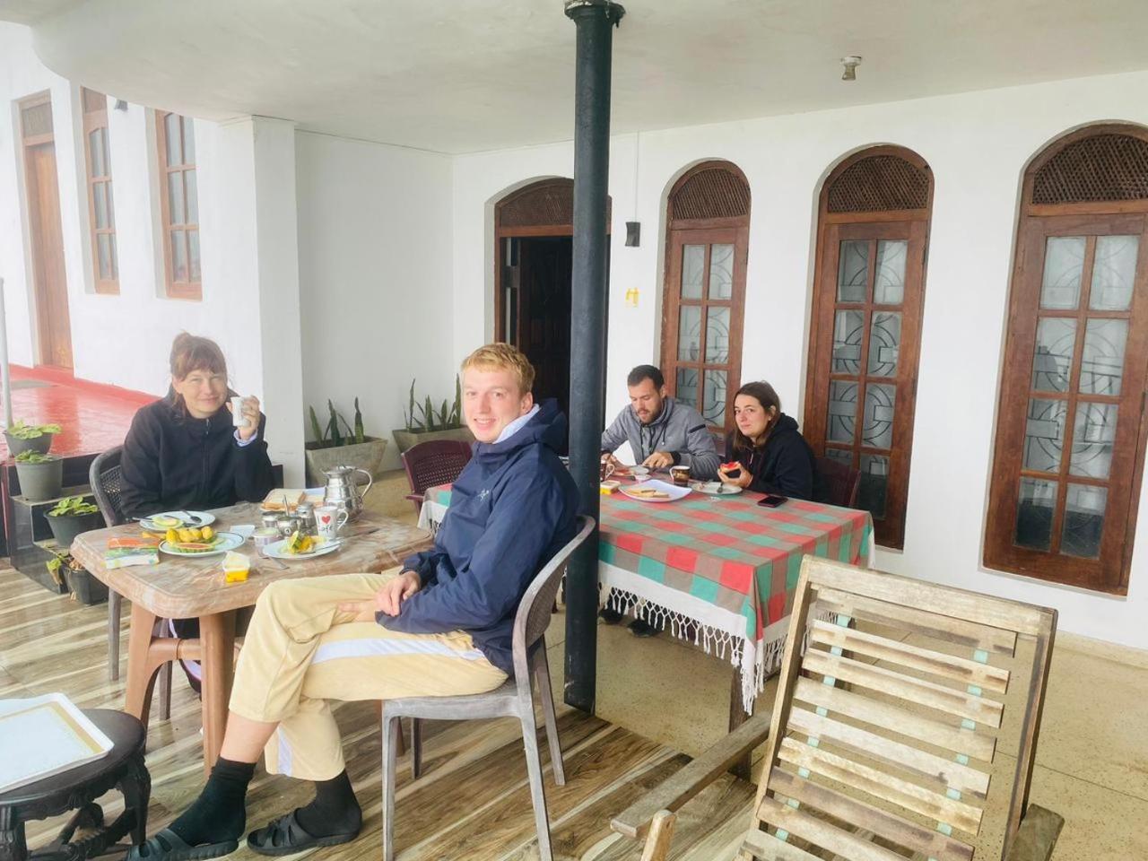 Farah Guest Inn Haputale Buitenkant foto